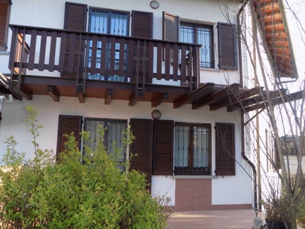 casa indipendente in vendita a Brusaporto