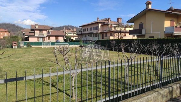 terreno edificabile in vendita a Brusaporto