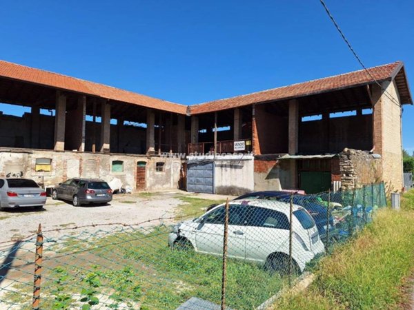 locale commerciale in vendita a Brusaporto