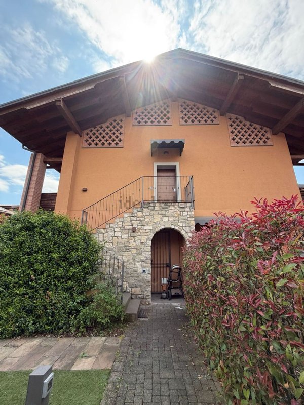 appartamento in vendita a Brusaporto