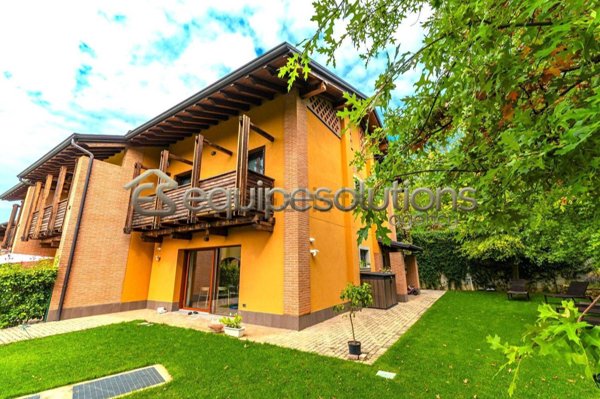 casa indipendente in vendita a Brusaporto