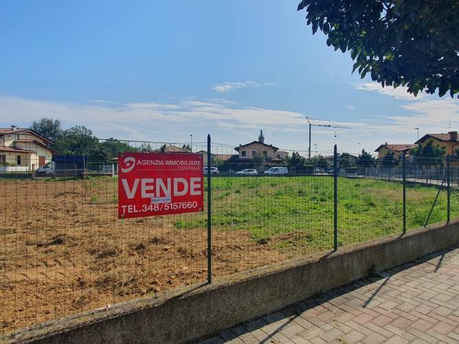 terreno edificabile in vendita a Calcinate