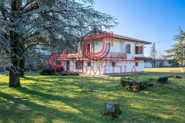 casa indipendente in vendita a Calcinate