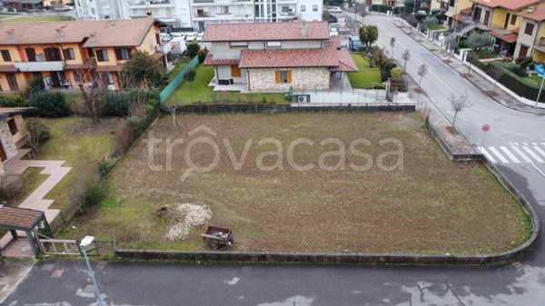casa indipendente in vendita a Calcinate
