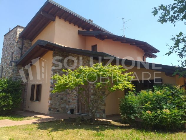 casa indipendente in vendita a Calcinate