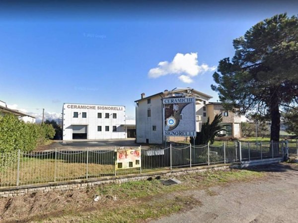locale commerciale in vendita a Calcinate