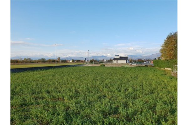 terreno edificabile in vendita a Calcinate