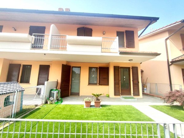 casa indipendente in vendita a Calcinate