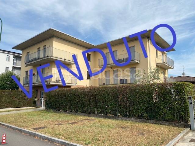 appartamento in vendita a Calcinate