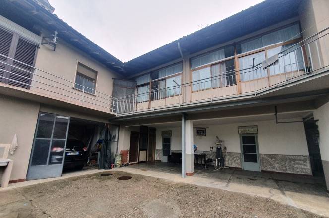 casa indipendente in vendita a Calcinate
