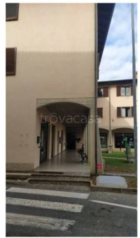 locale commerciale in vendita a Calcinate