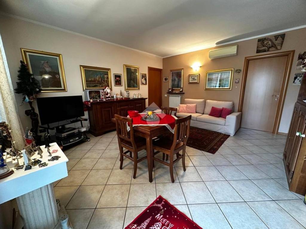 appartamento in vendita a Calcinate