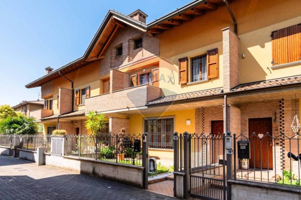 casa indipendente in vendita a Calcinate