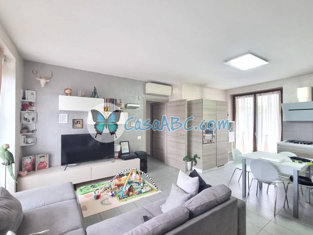 casa indipendente in vendita a Calcinate