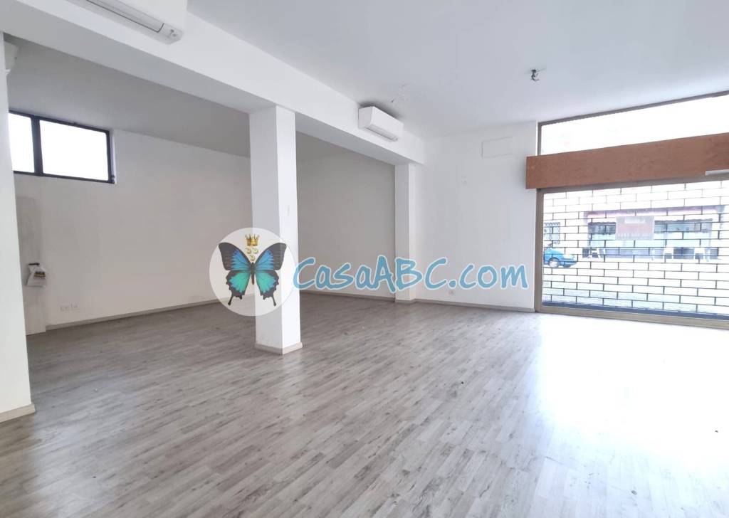 negozio in vendita a Calcinate