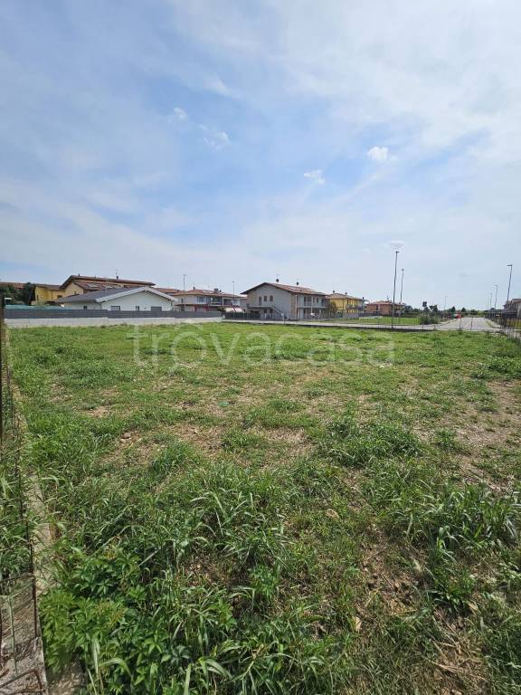 terreno edificabile in vendita a Calcinate