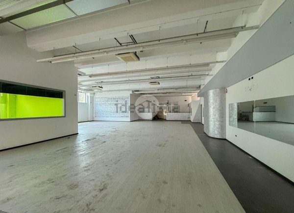 ufficio in vendita a Calcinate