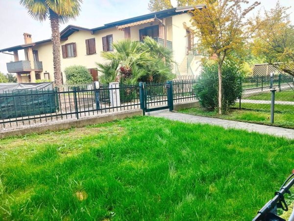 casa indipendente in vendita a Calcinate