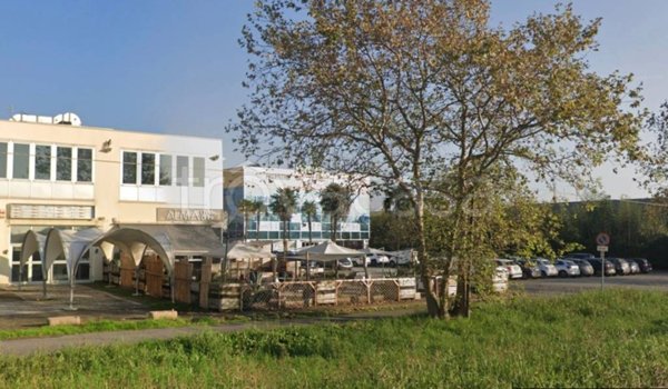 negozio in vendita a Calcinate