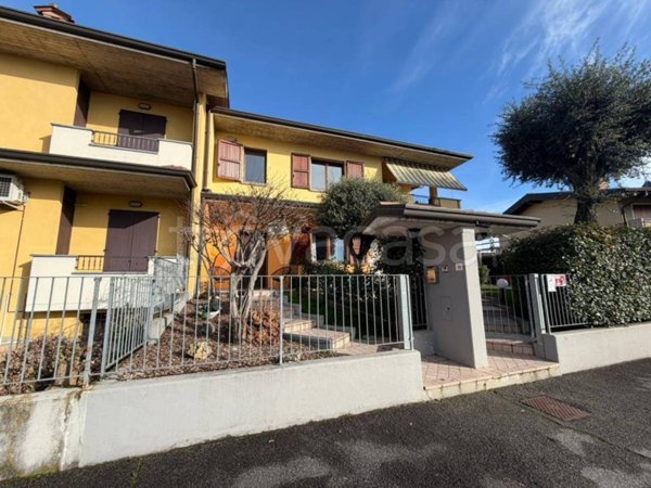 casa indipendente in vendita a Calcinate