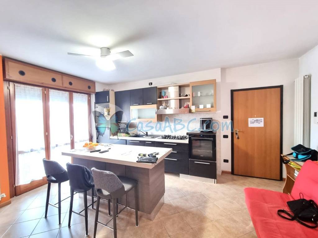 appartamento in vendita a Calcinate