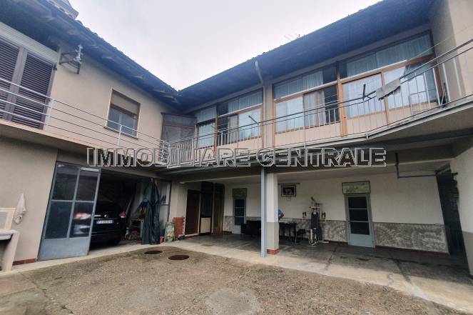 casa indipendente in vendita a Calcinate