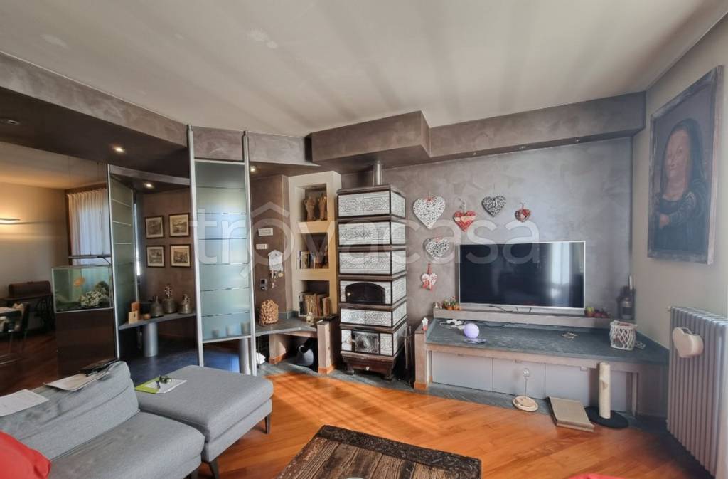 casa indipendente in vendita a Calcinate