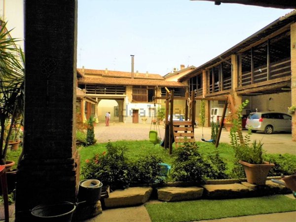 esavano in vendita a Calcinate