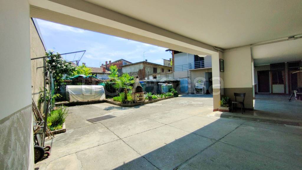 casa indipendente in vendita a Calcinate