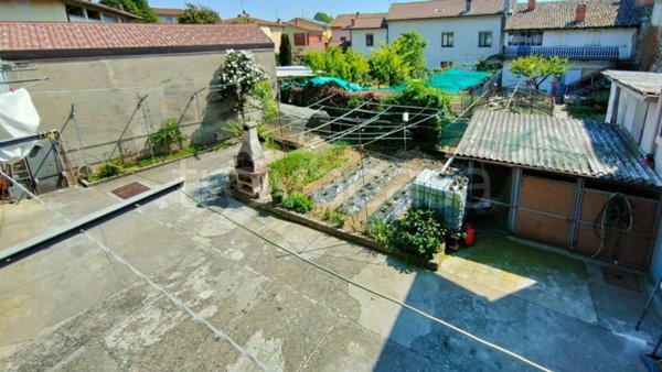 casa indipendente in vendita a Calcinate