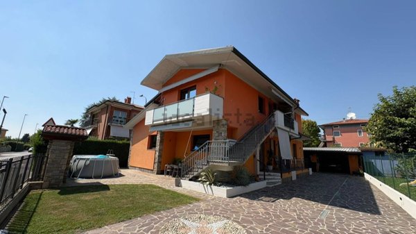 casa indipendente in vendita a Calcinate