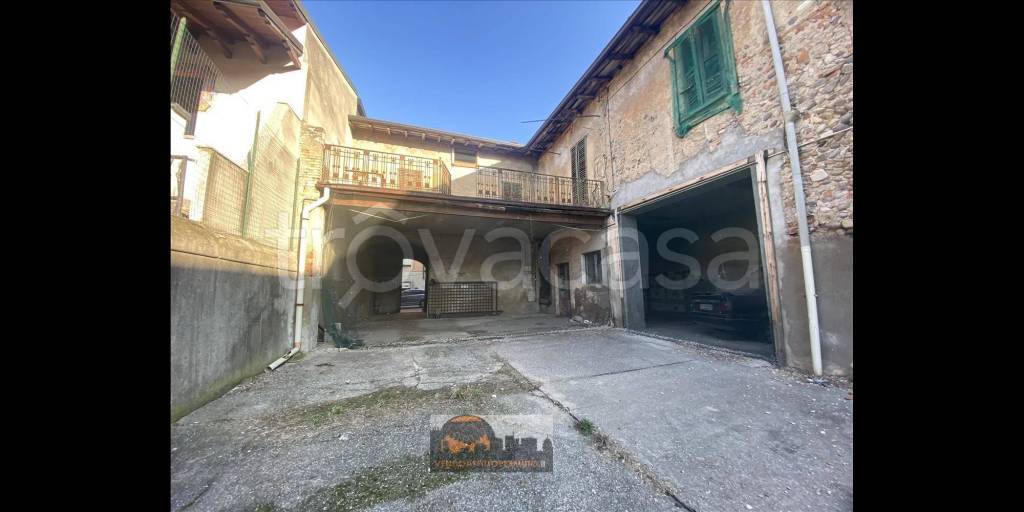 casa indipendente in vendita a Calcio