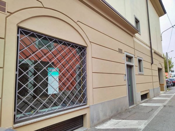 ufficio in vendita a Calcio