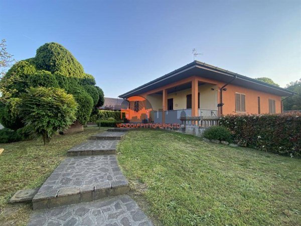 casa indipendente in vendita a Calcio