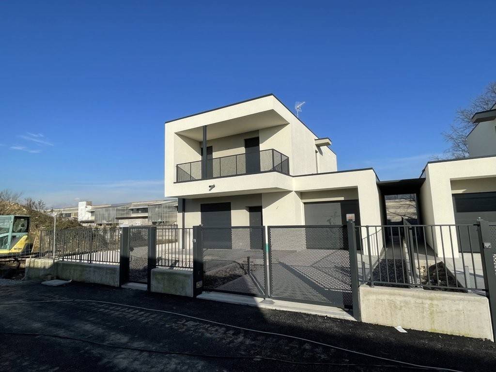 casa indipendente in vendita a Calcio