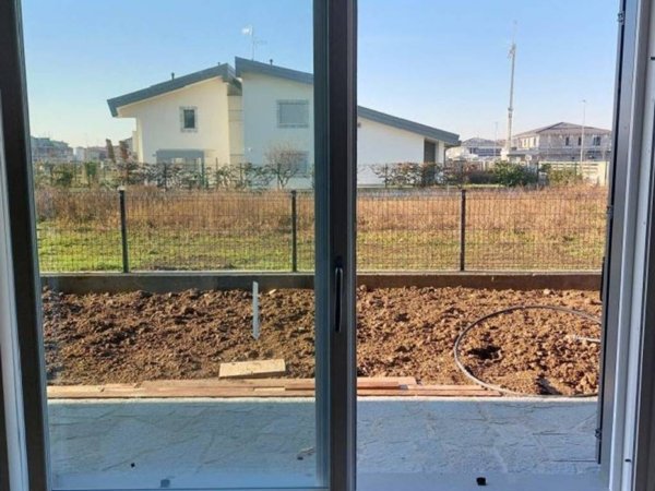 casa indipendente in vendita a Calcio