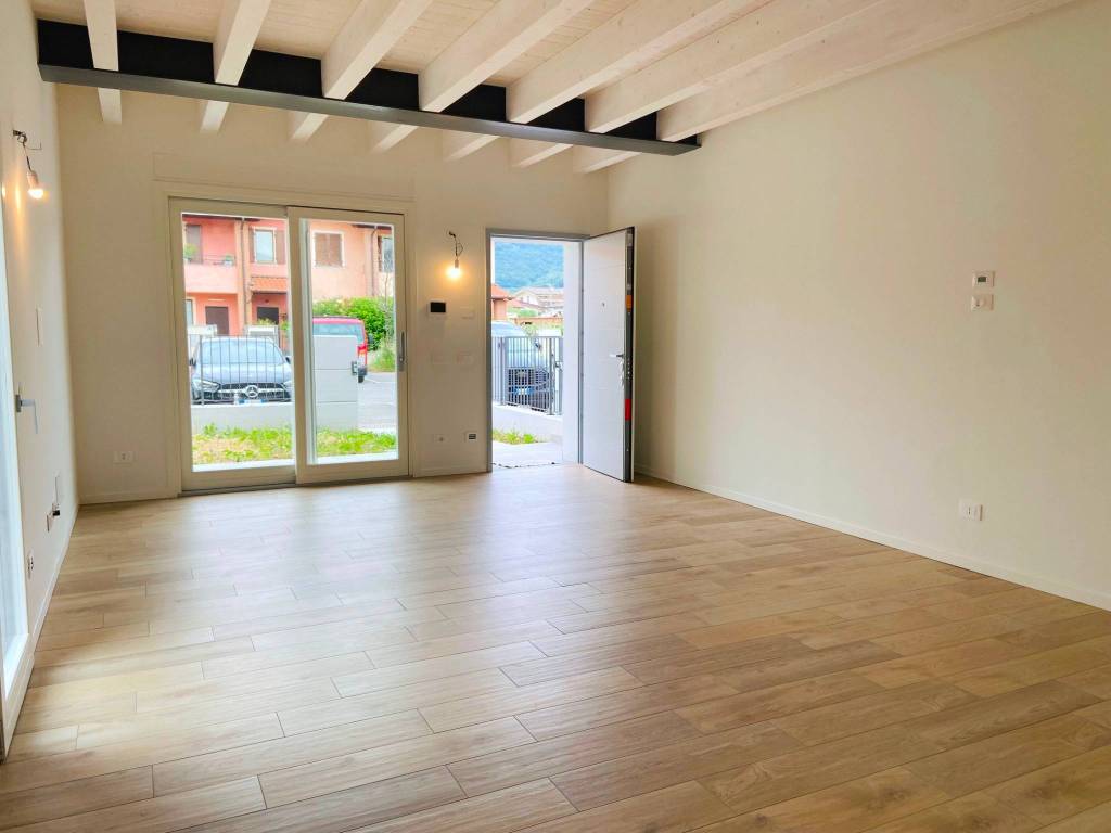 casa indipendente in vendita a Calcio