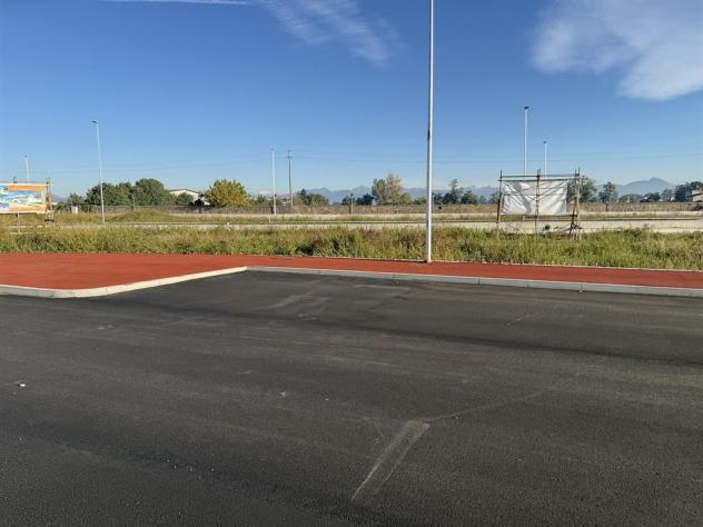 negozio in vendita a Calcio