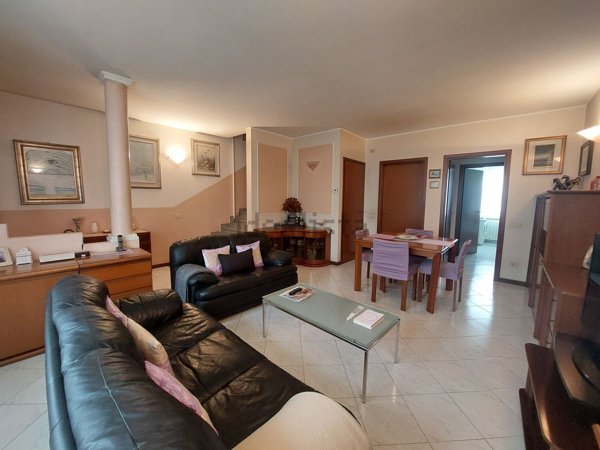 casa indipendente in vendita a Calcio