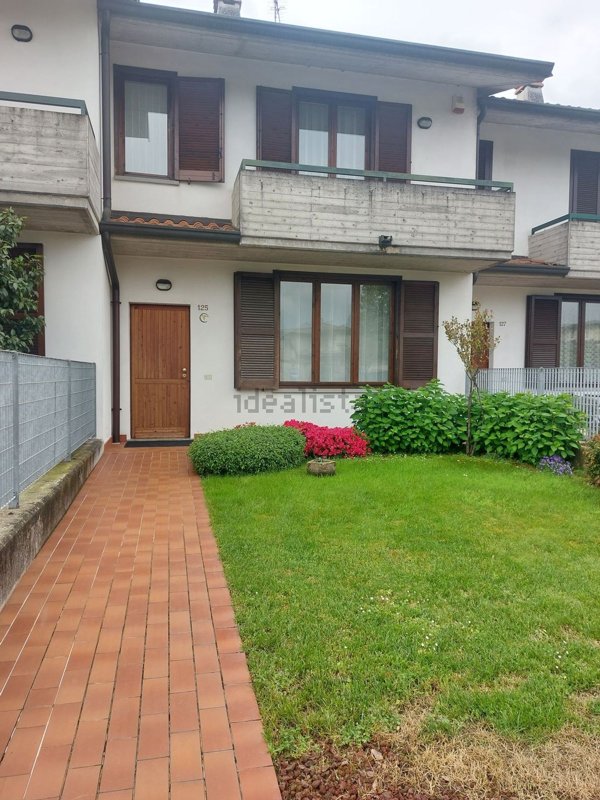 casa indipendente in vendita a Calcio