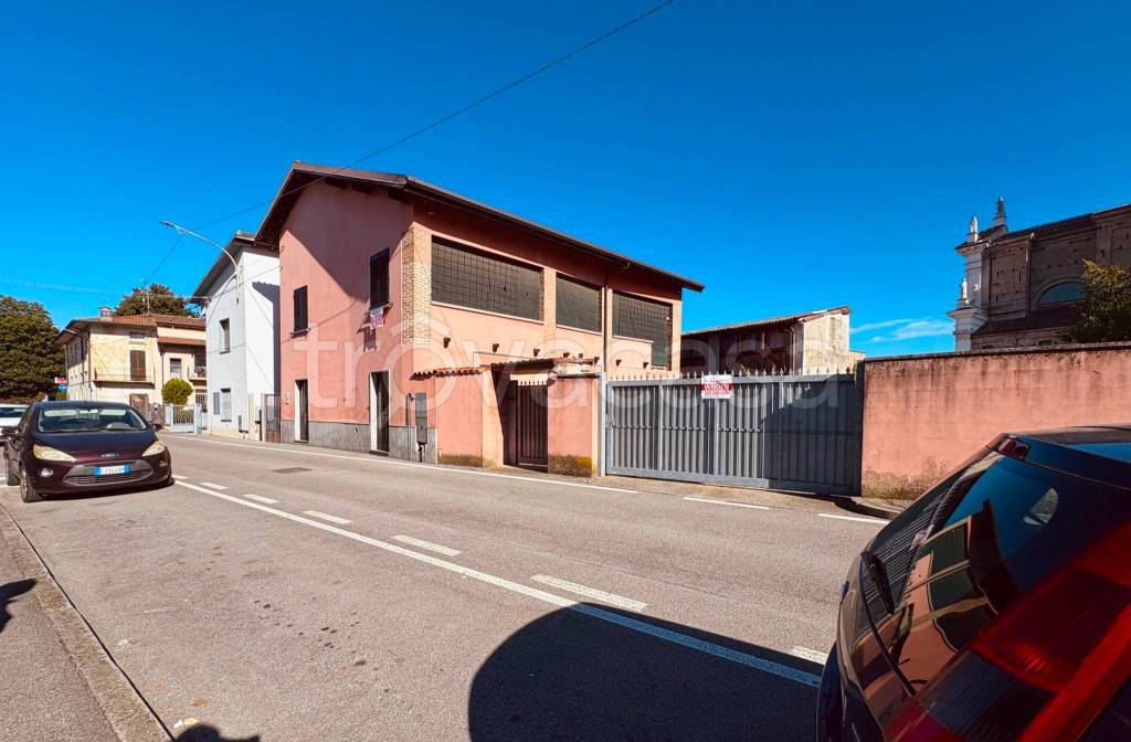 casa indipendente in vendita a Calcio