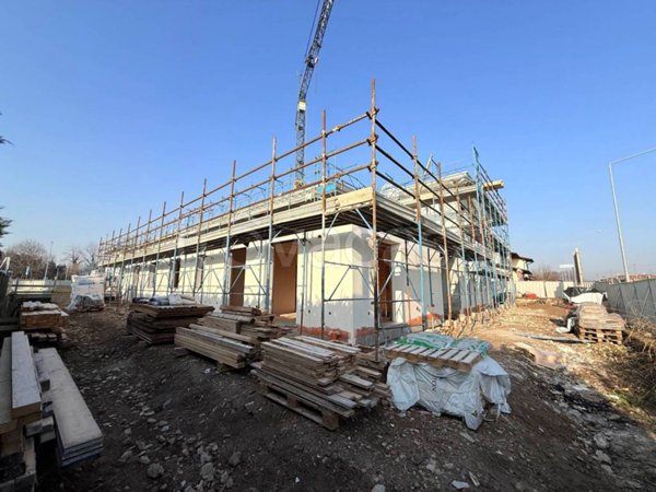 casa indipendente in vendita a Calcio