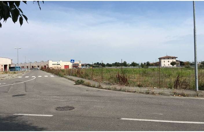 terreno edificabile in vendita a Calcio