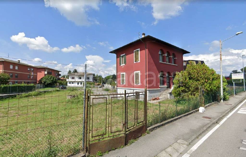 casa indipendente in vendita a Calcio