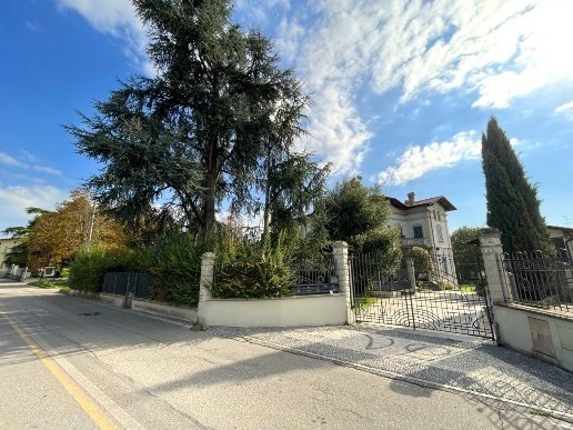 casa indipendente in vendita a Calcio