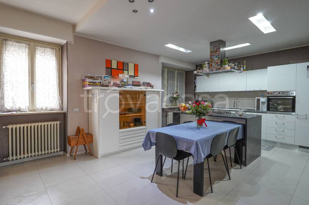 casa indipendente in vendita a Calcio