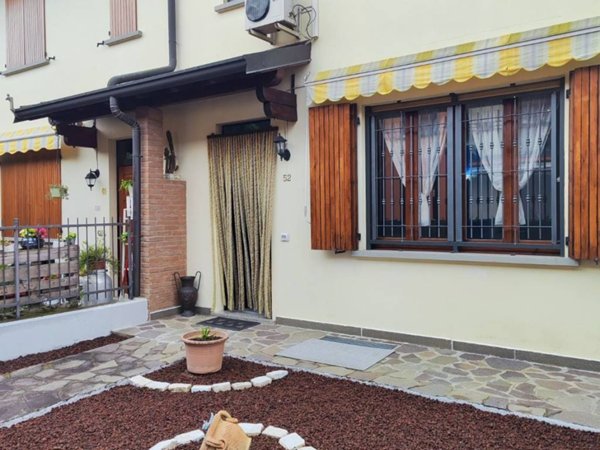 casa indipendente in vendita a Calcio