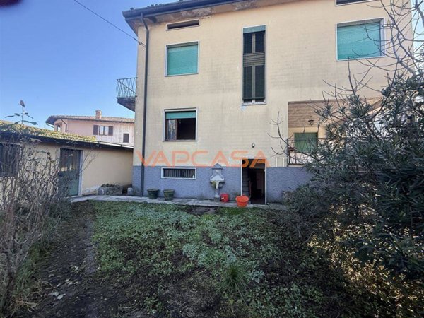 casa indipendente in vendita a Calcio