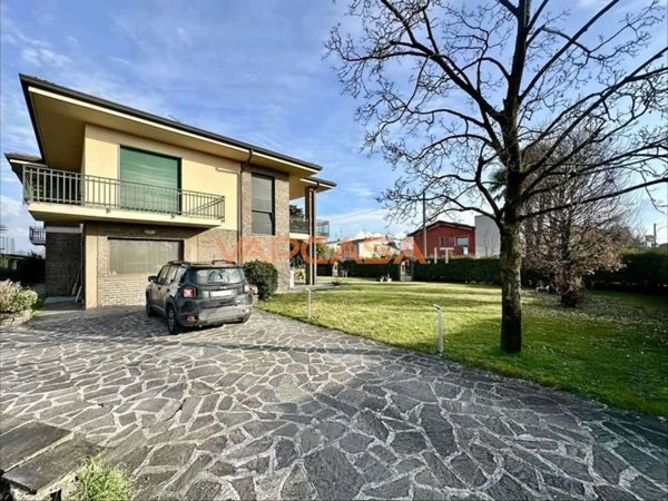 casa indipendente in vendita a Calcio