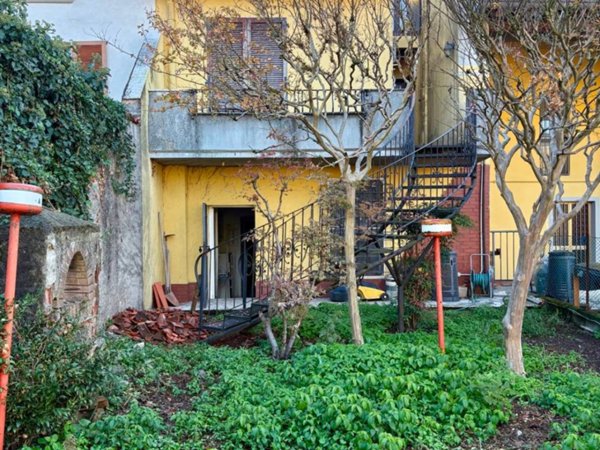 casa indipendente in vendita a Calcio